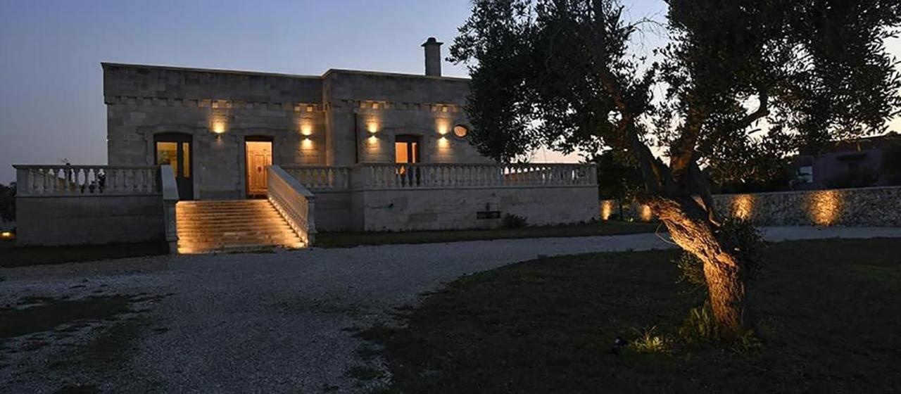 Castello Salentino B&B เมเลนดูญโญ ภายนอก รูปภาพ