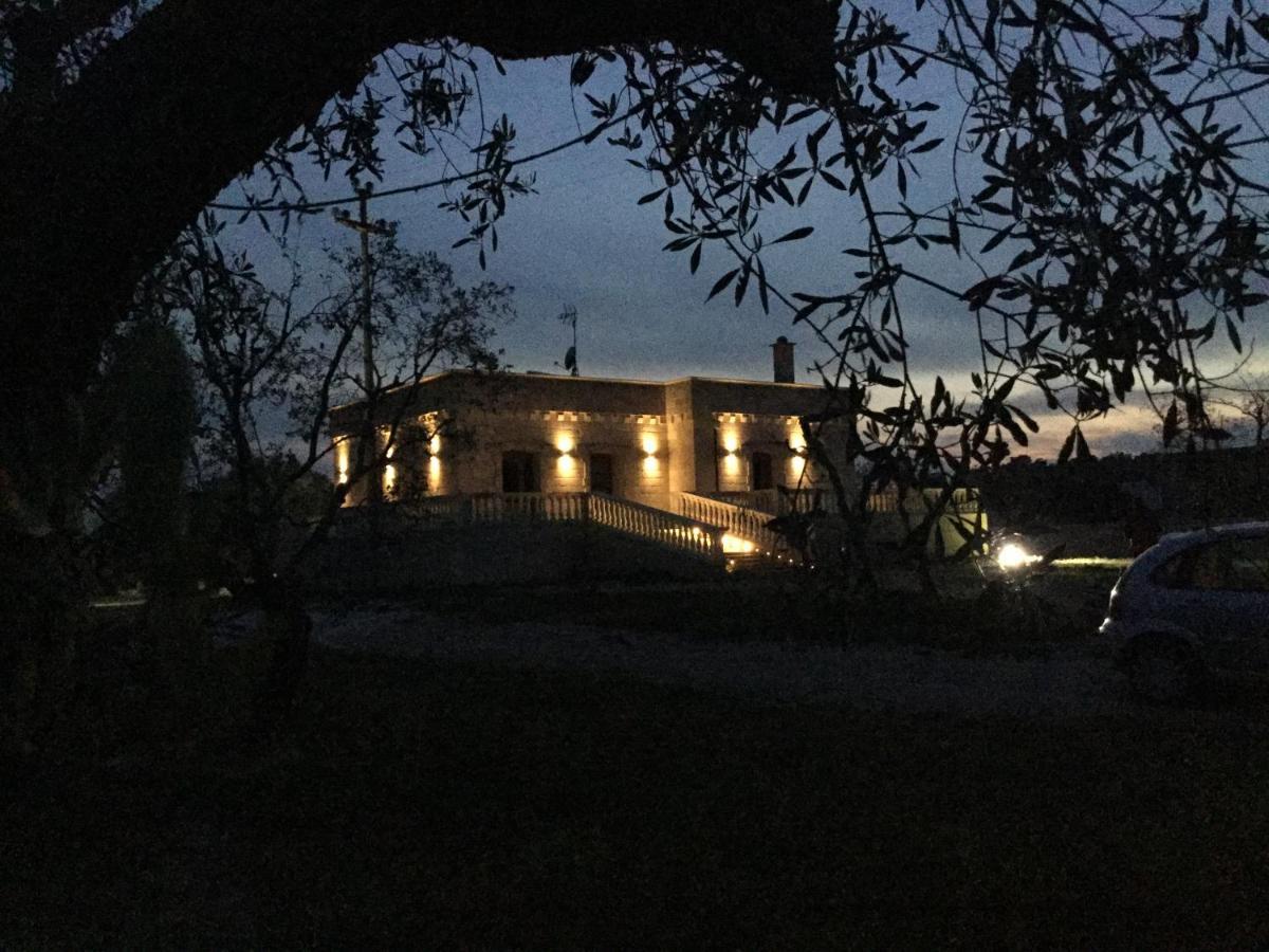 Castello Salentino B&B เมเลนดูญโญ ภายนอก รูปภาพ